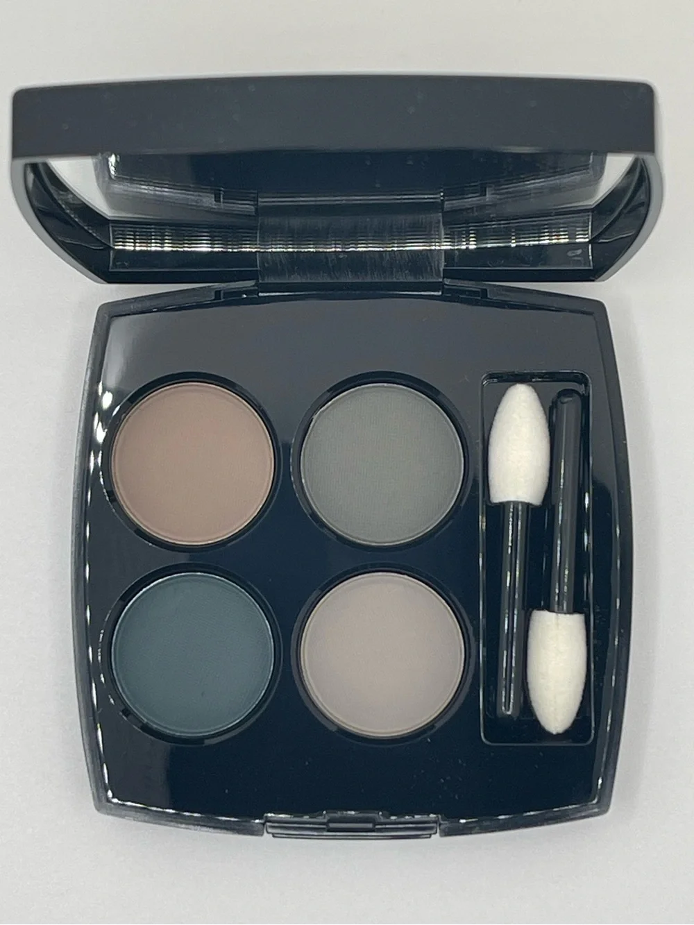 CHANEL les ombres